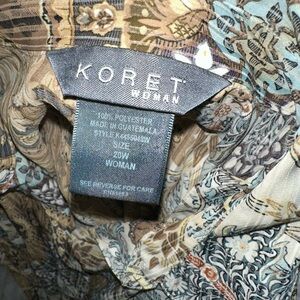 Lightweight plus-size vintage Koret 20W long sleeve button down blouse. Rustic